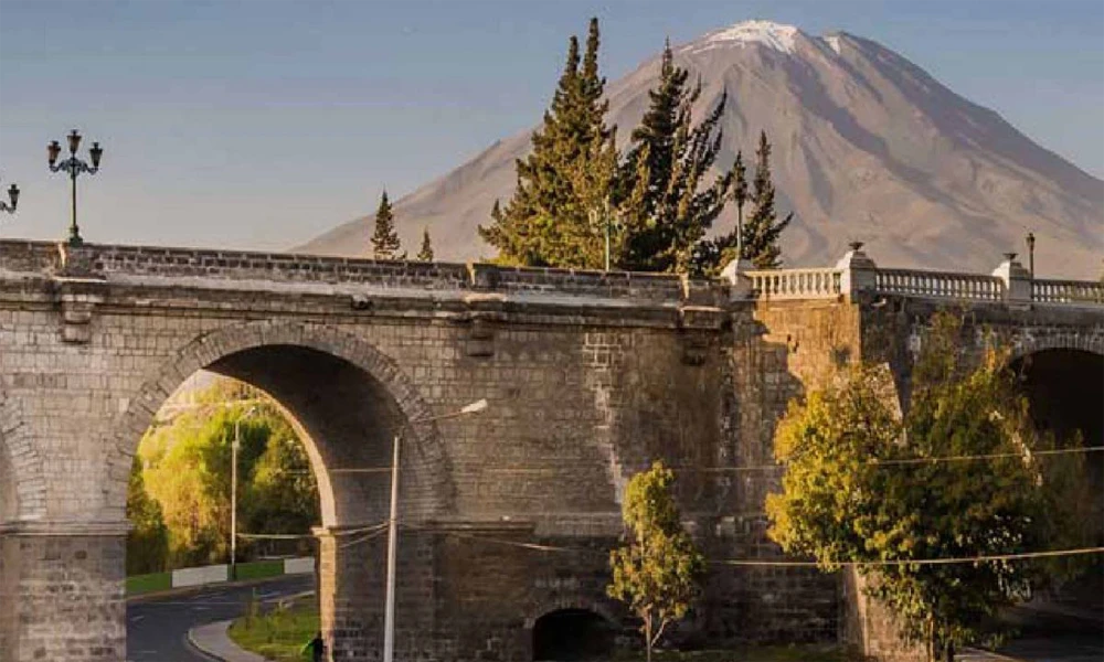 Passeio pela cidade de Arequipa com a Mirabus