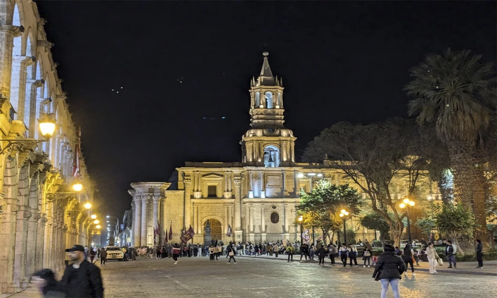 Passeio pela cidade de Arequipa com a Mirabus