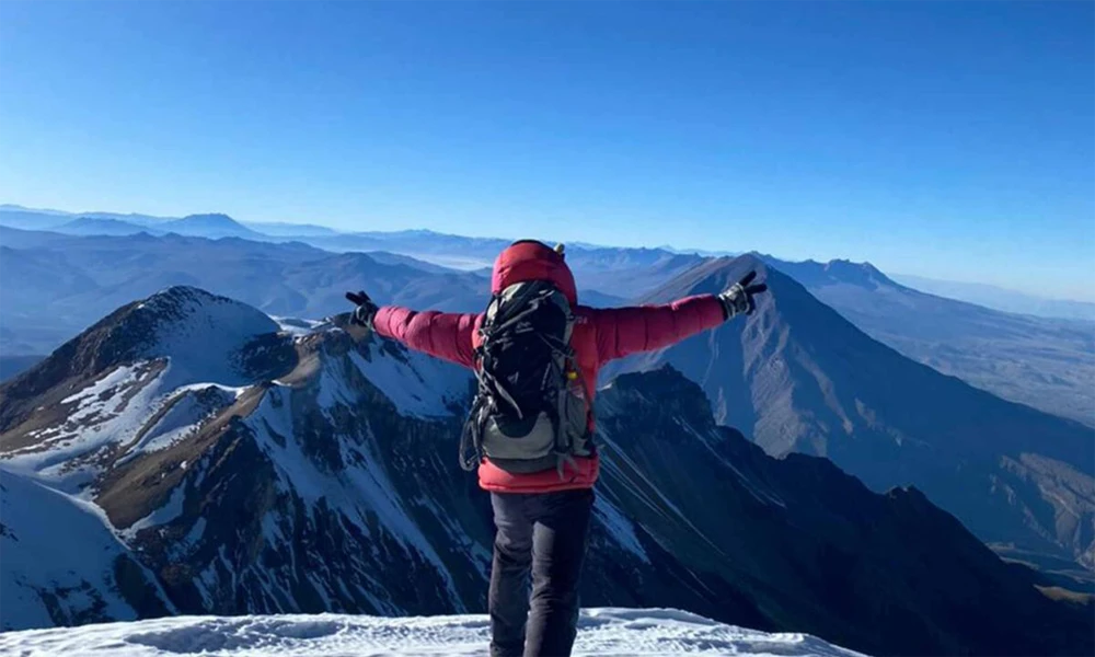 Chachani Volcano Tour 2D/1N: High Mountain Adventure