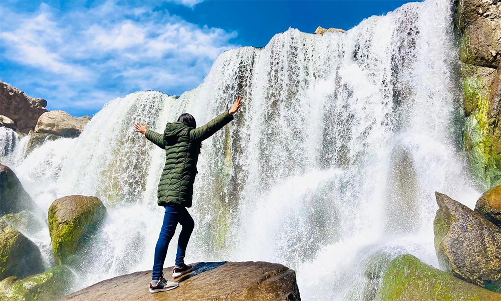 Excursão à Cachoeira Pillones | Natureza entre Rochas e Cachoeiras