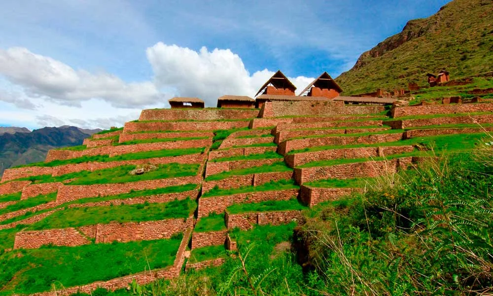 Waqrapukara Trekking: Walk to the Sacred Fortress