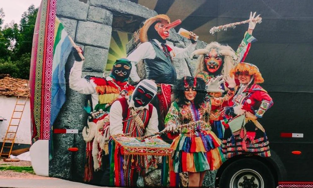 Passeio panorâmico de ônibus em Cusco 180° com Pisco Sour e danças tradicionais