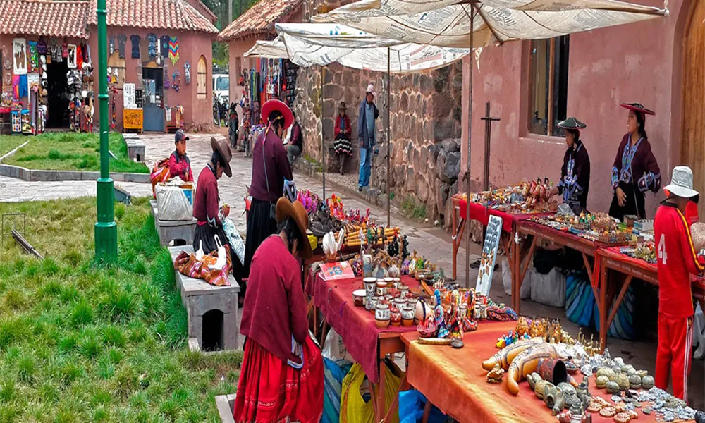 Rota do Sol | De Cusco a Puno, visitando Raqchi – Templo de Wiracocha